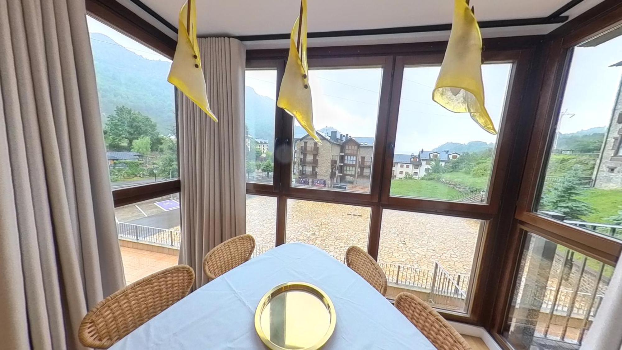 Hadar Deluxe - Tucasaenlospirineos إسكارييا المظهر الخارجي الصورة